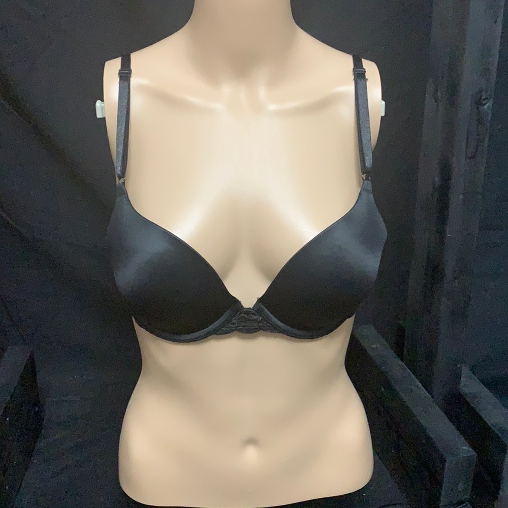 Maidenform | Black Push Up Bra With Back Closure